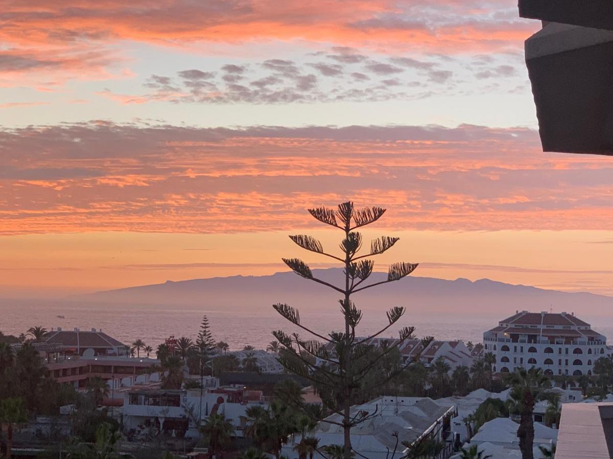 Superb Seaview Apartment In Playa De Las Americas Exteriör bild